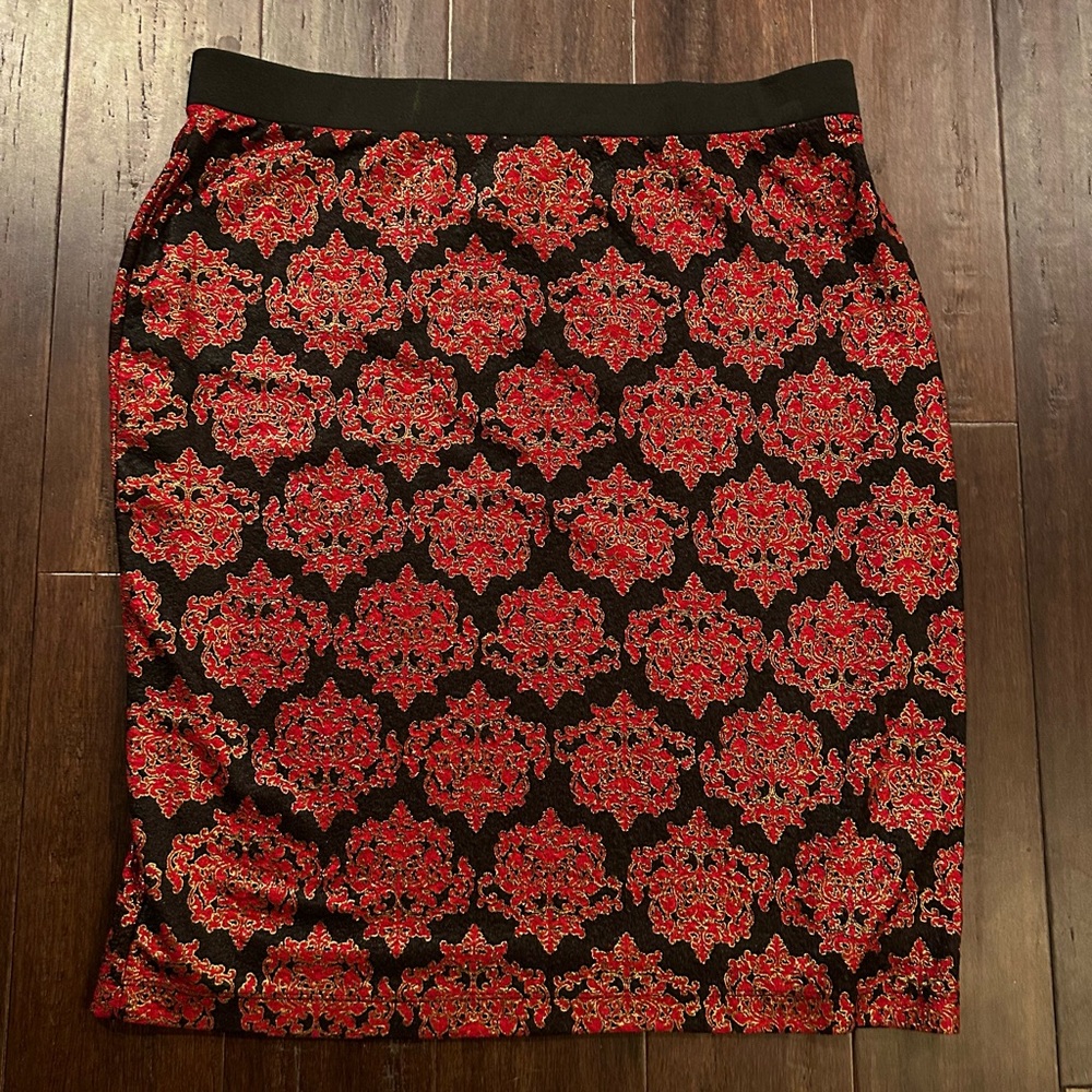 Elegant Red and Black Patterned Skirt